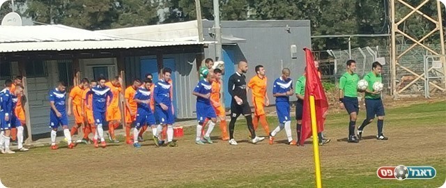 שחקני נס ציונה ואזור בתחילת המשחק (שמוליק מזרחי)